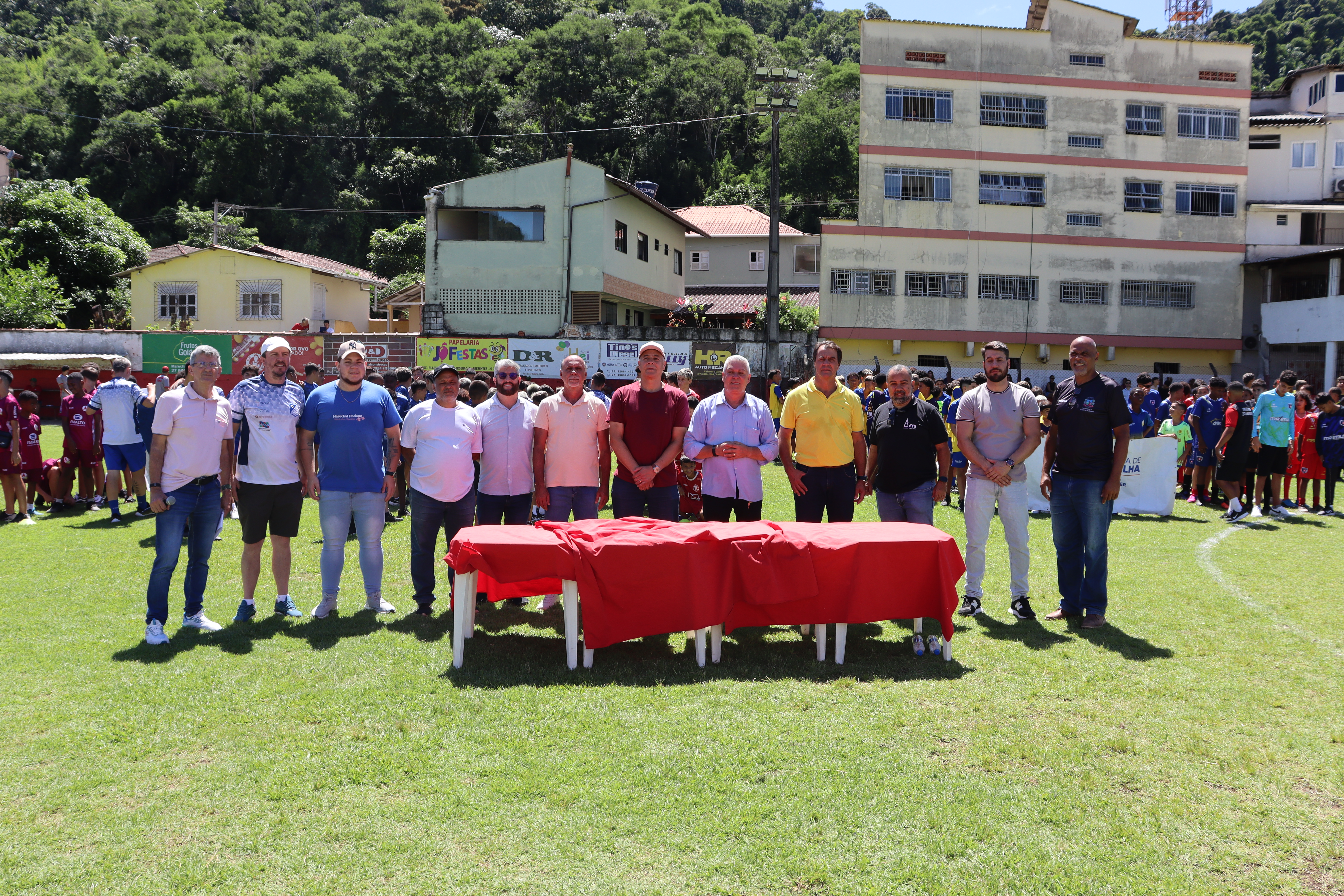 Vereadores prestigiam a abertura da Copa Teens Nacional 2025.
