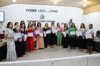 Câmara Municipal realiza Sessão Solene para entrega de prêmio Destaque Mulheres Florianenses