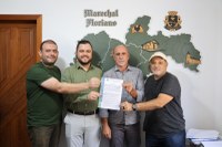 Câmara Municipal de Marechal Floriano firma convênio com a Faculdade Pio XII e garante descontos em cursos de graduação para a população