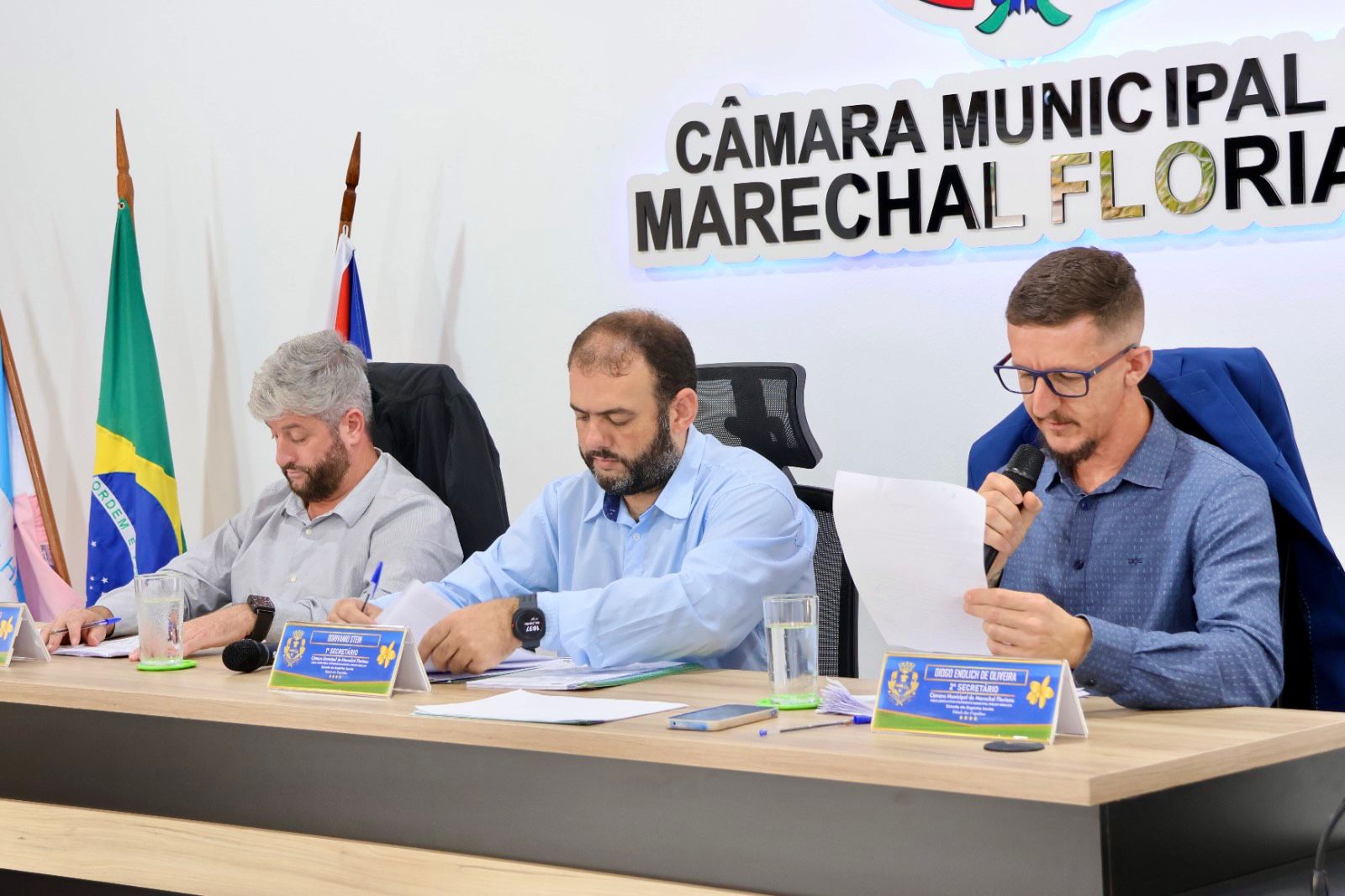 Comissão Processante aprova relatório final e encaminha processo para sessão de julgamento