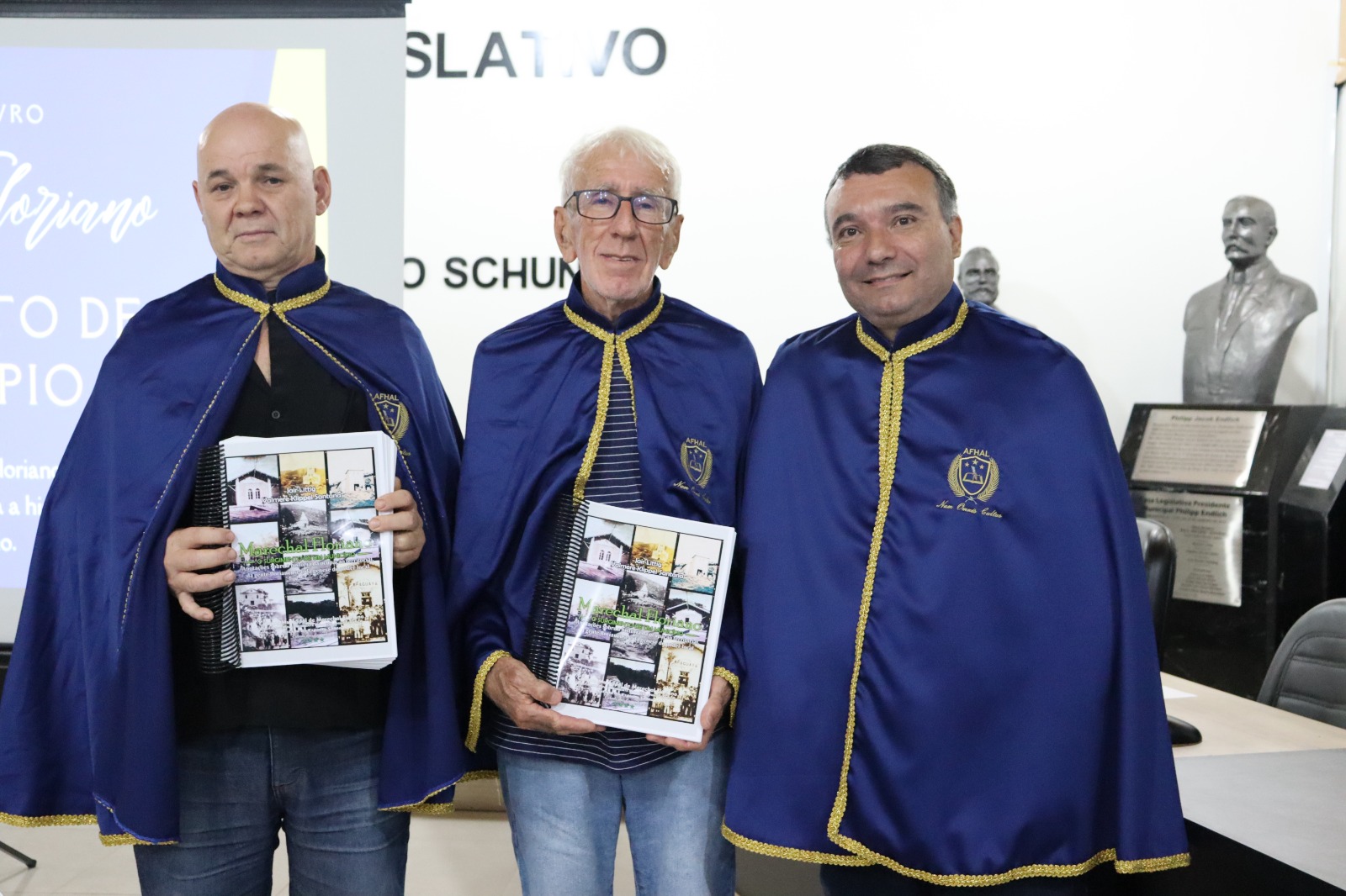 Câmara Municipal de Marechal Floriano lança livro que resgata a história do município