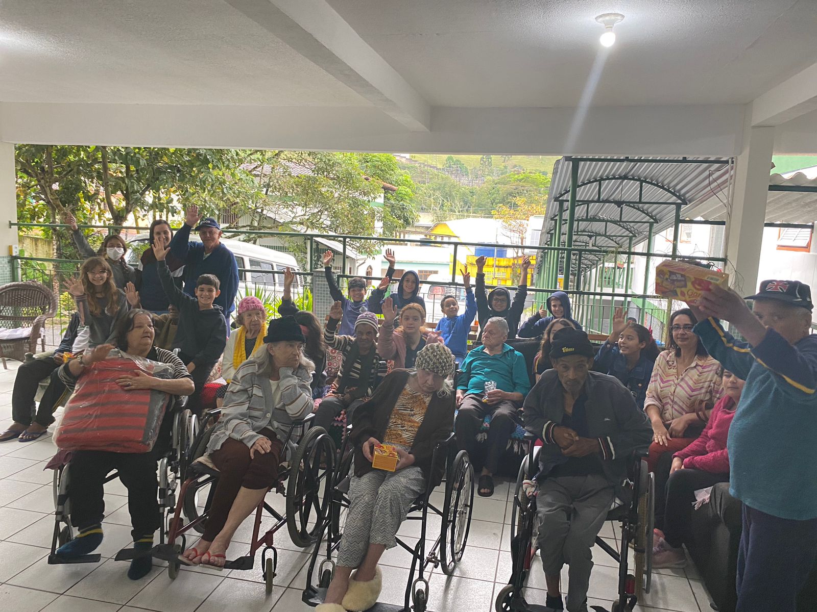  Alunos da rede municipal fazem visita a Sou Feliz