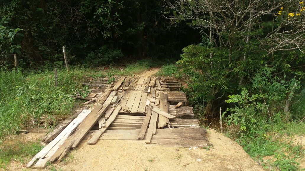 Vereador Cezinha Ronchi requer melhorias em ponte de madeira na comunidade de Boa Esperança e manutenção nas estradas de Rio Fundo.