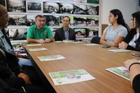 Alunos da Escola Estadual participam da primeira roda de conversa do programa “Café da Manhã com o Vereador” em Marechal Floriano - ES