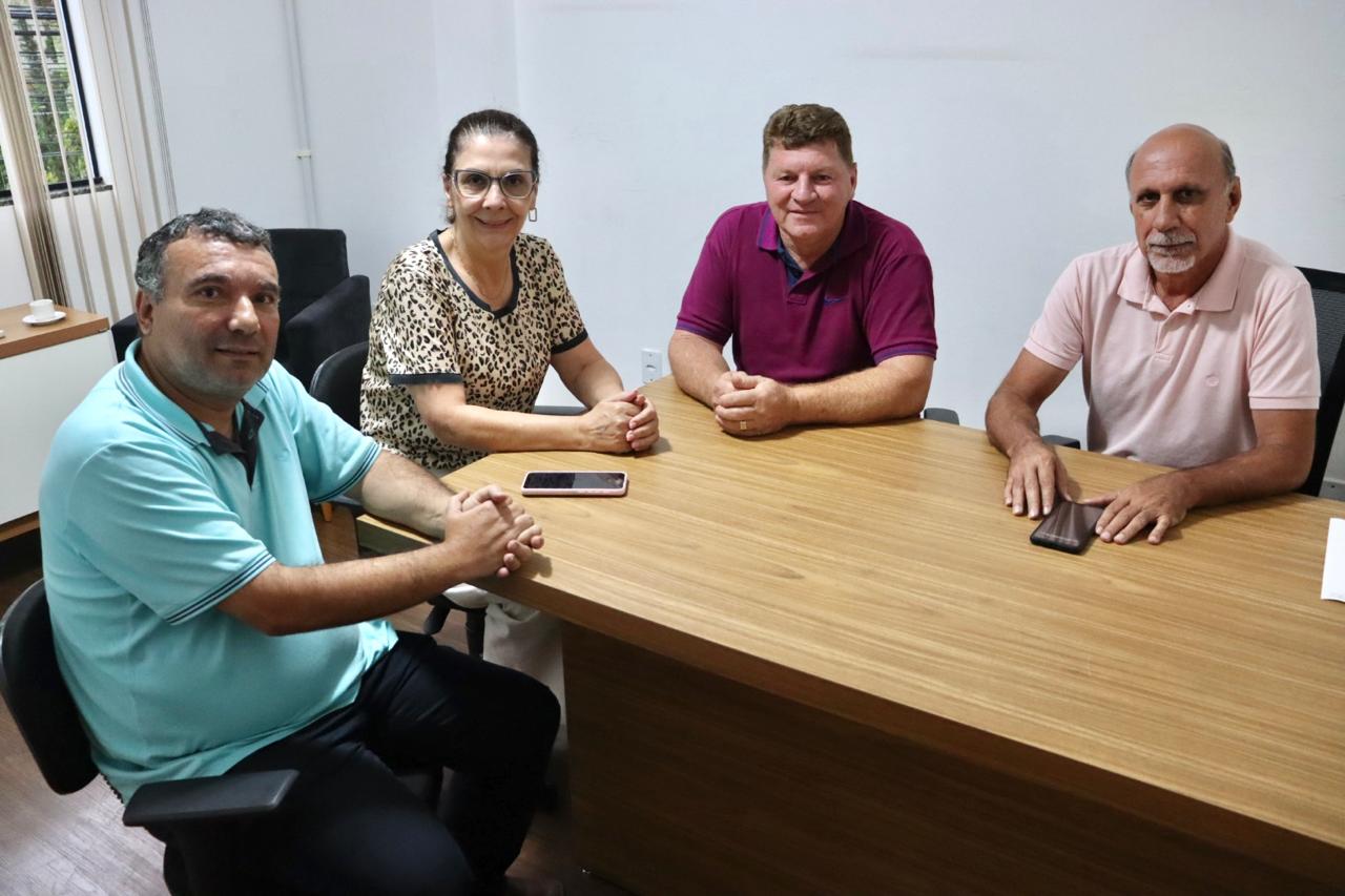 Vereadores se reúnem com Secretária de Saúde para discutir avanços no setor